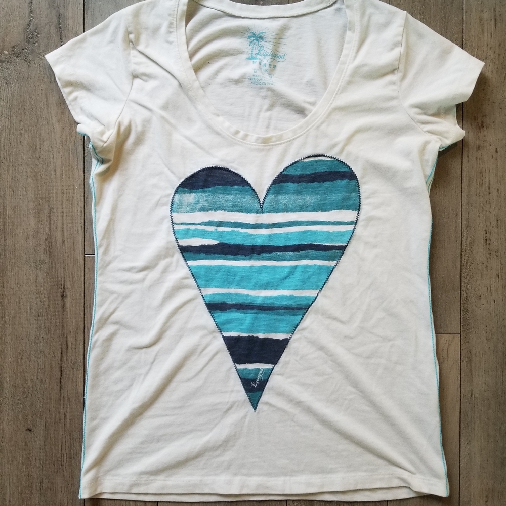 Life is Good Fitted Heart Applique Scoopneck Tee M